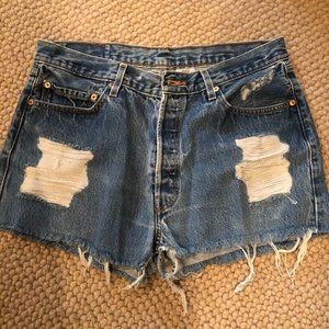 12TH TRIBE LEVI's THRASHER JEAN SHORTS MEDIUM WASH